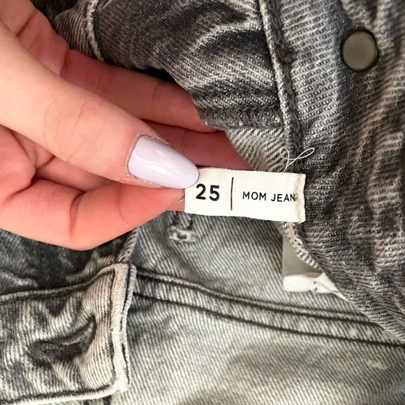 Pacsun Grey High Rise Mom Jeans Size 25 - Picture 4 of 7